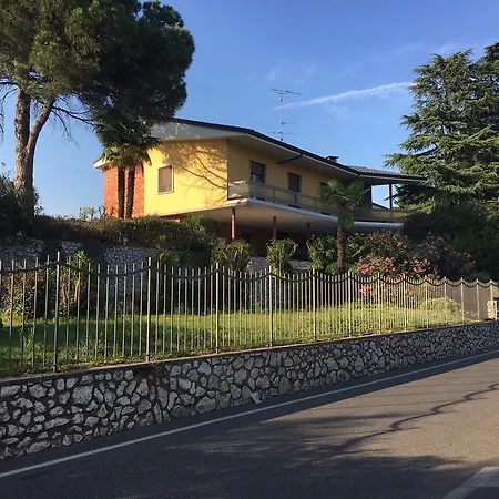 Mira Manerba del Garda